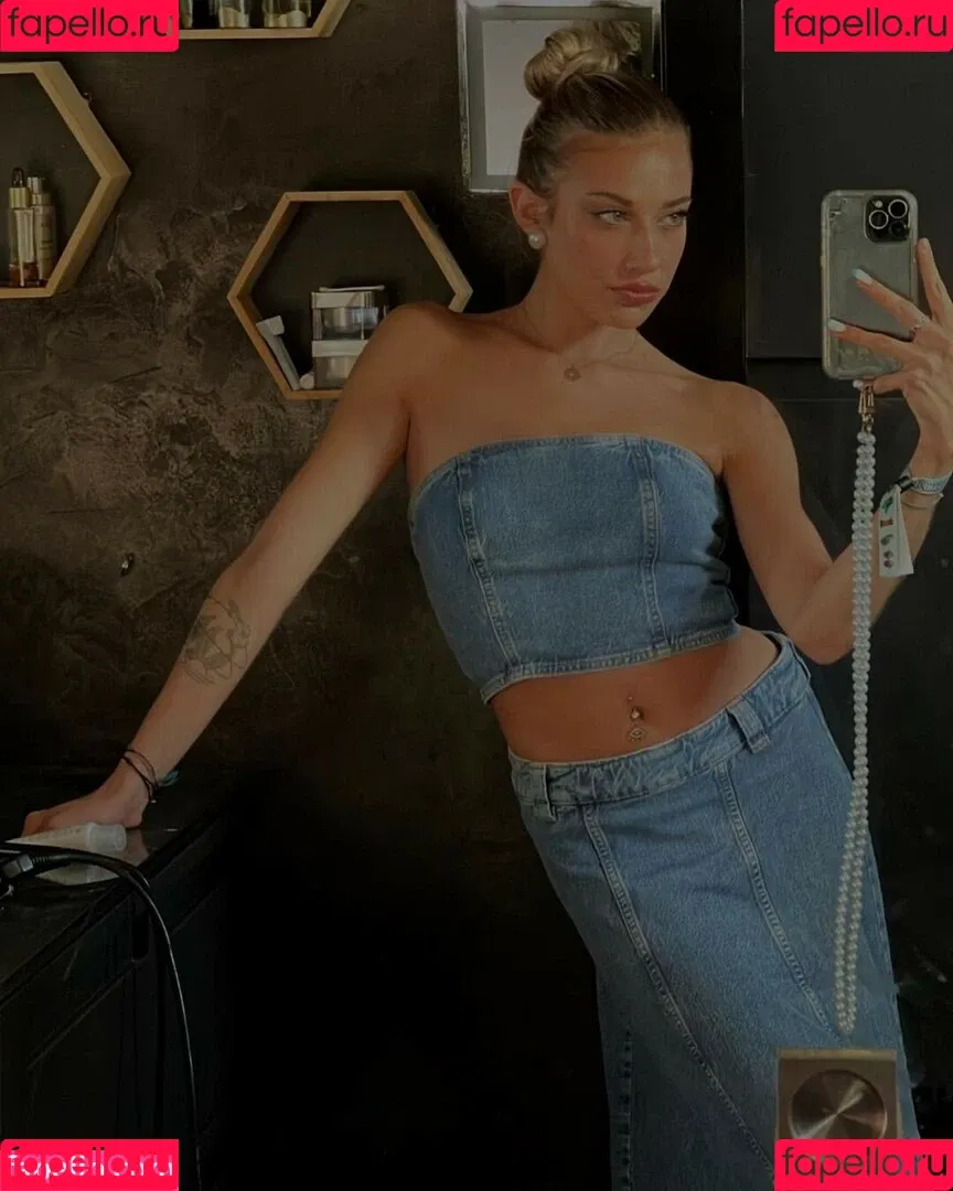 AlaiaJeanneau Onlyfans Photo Gallery 