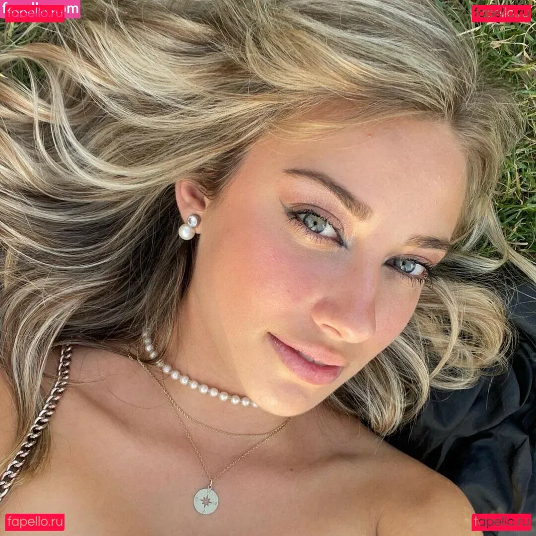 AlaiaJeanneau Onlyfans Photo Gallery 