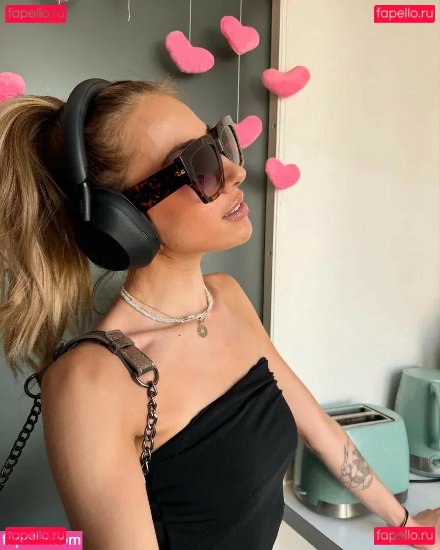 AlaiaJeanneau Onlyfans Photo Gallery 