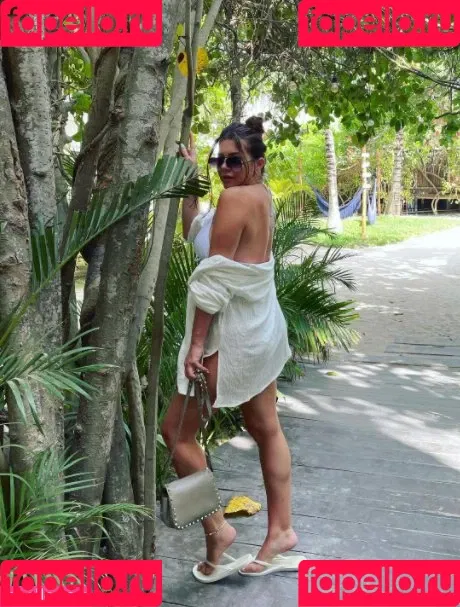 Imogen Thomas Onlyfans Photo Gallery 