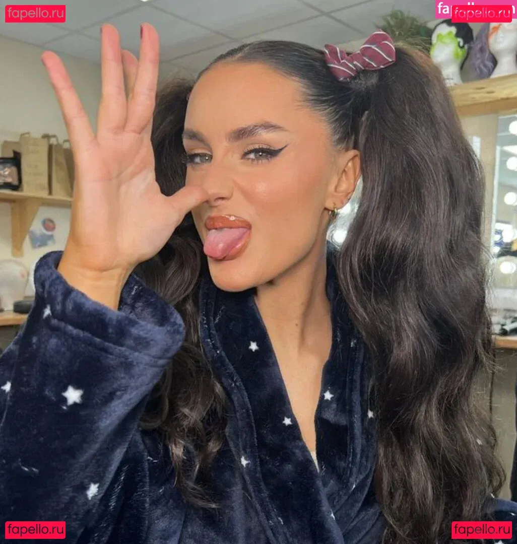 Amber Davies Onlyfans Photo Gallery 