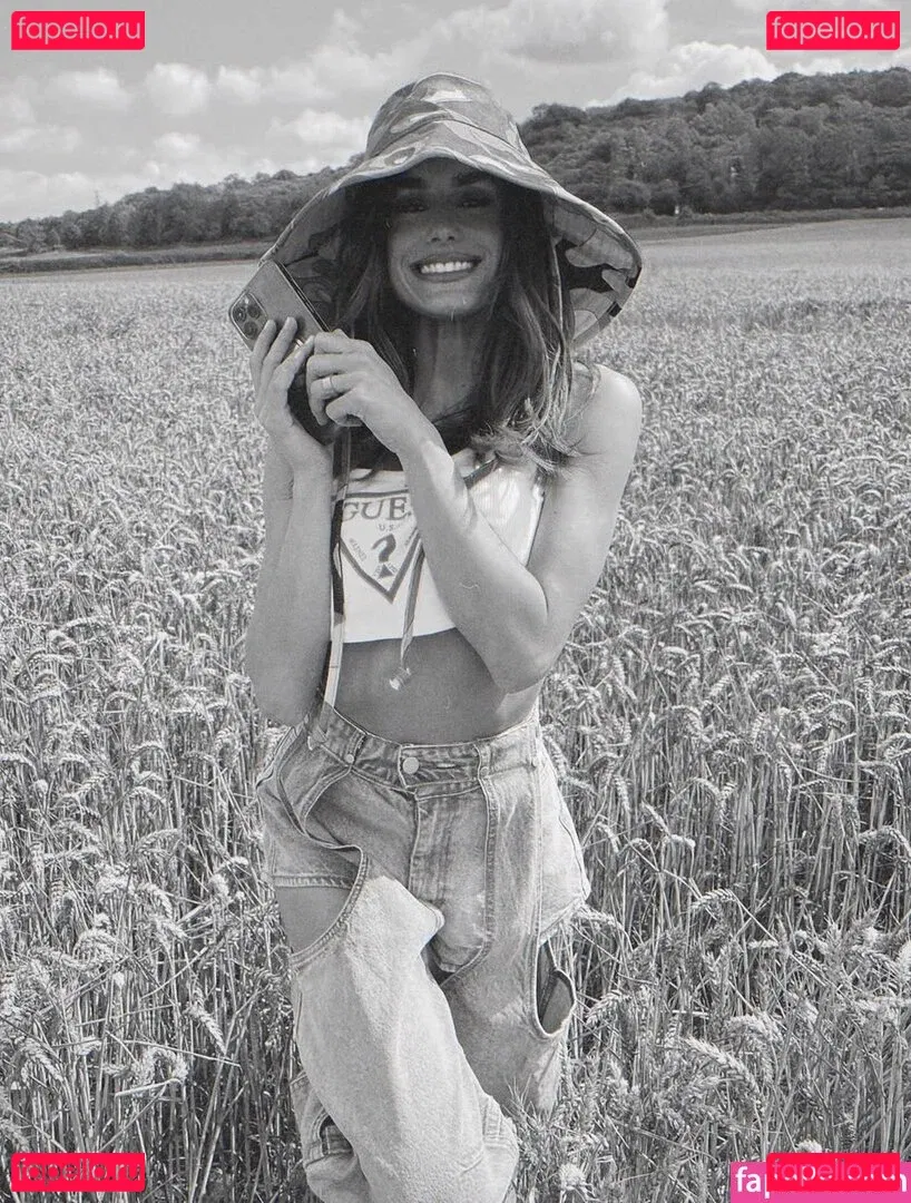 Amber Davies Onlyfans Photo Gallery 