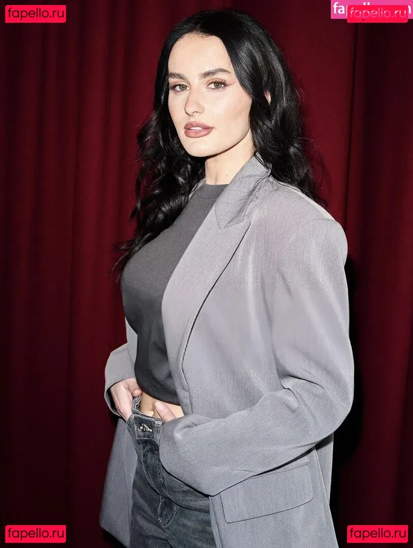 Amber Davies Onlyfans Photo Gallery 