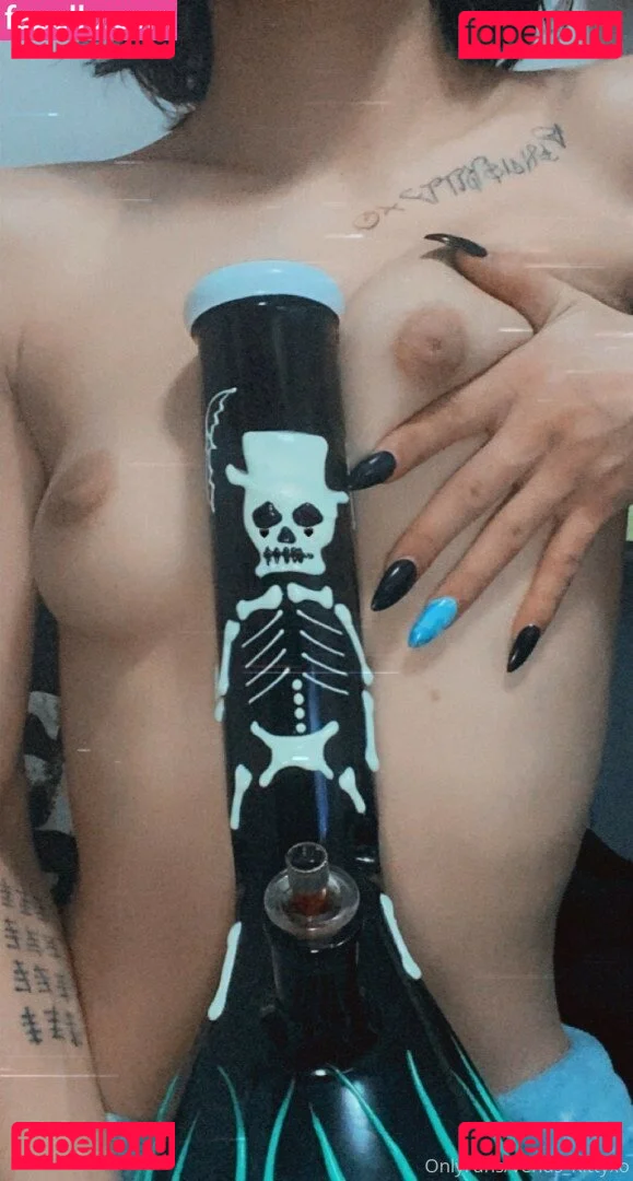 Venus Kitty Onlyfans Photo Gallery 