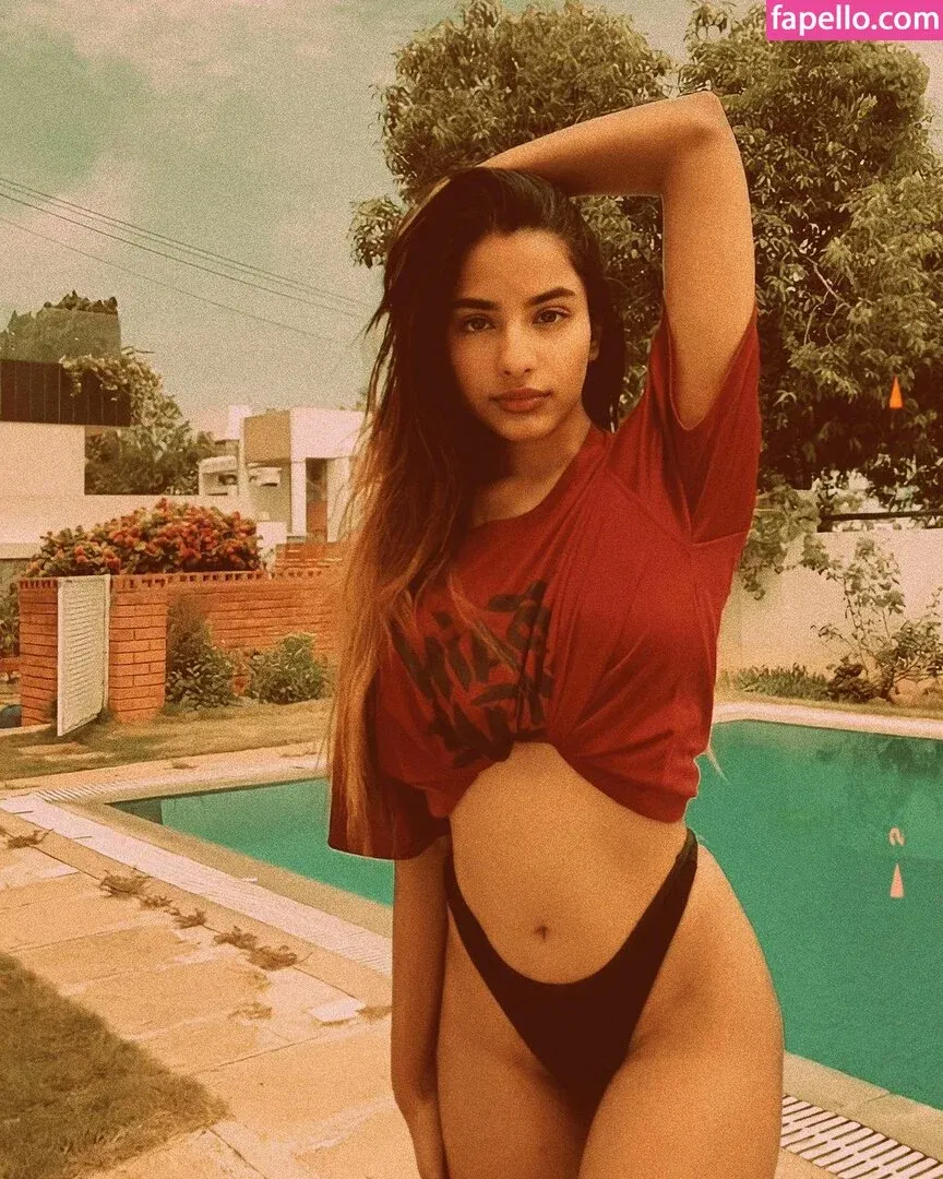 Aurora Sinclair Onlyfans Photo Gallery 