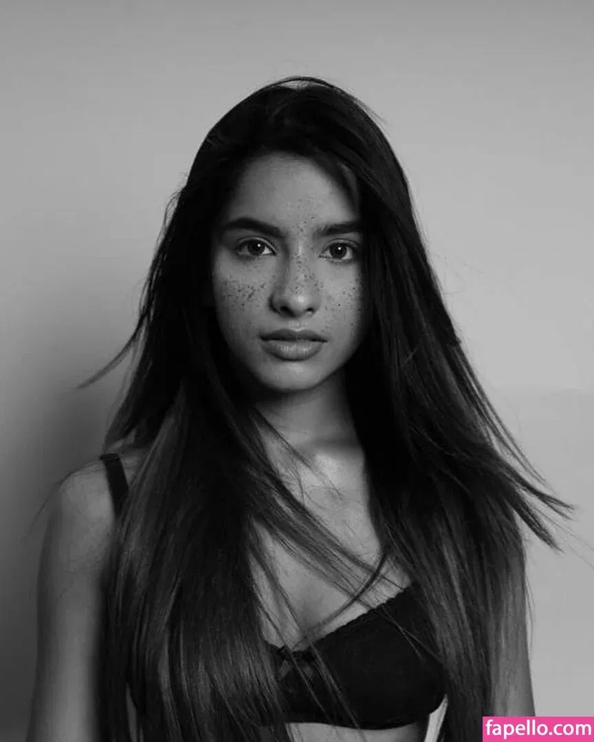 Aurora Sinclair Onlyfans Photo Gallery 