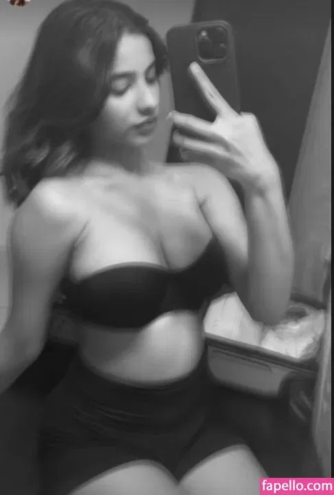 Aurora Sinclair Onlyfans Photo Gallery 