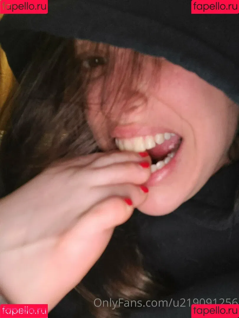 one.lonely.foot Onlyfans Photo Gallery 