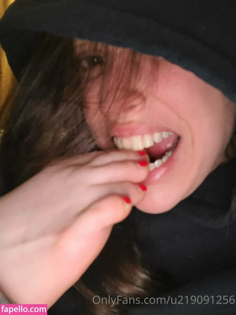 one.lonely.foot Onlyfans Photo Gallery 