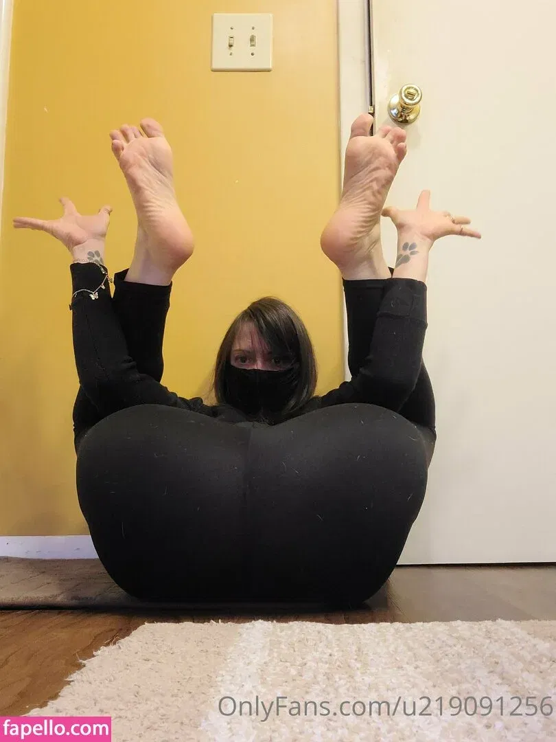 one.lonely.foot Onlyfans Photo Gallery 