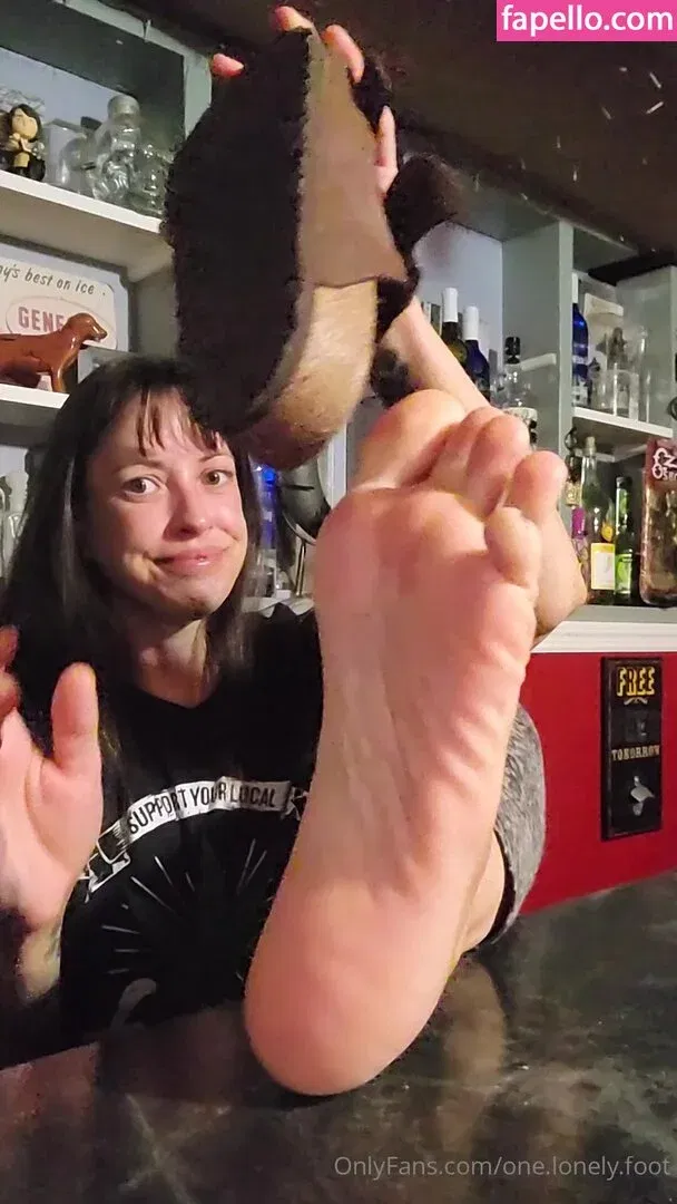 one.lonely.foot Onlyfans Photo Gallery 