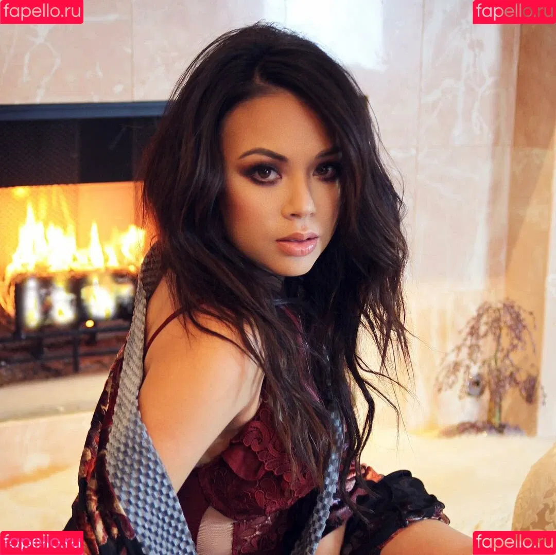 Janel Parrish Onlyfans Photo Gallery 