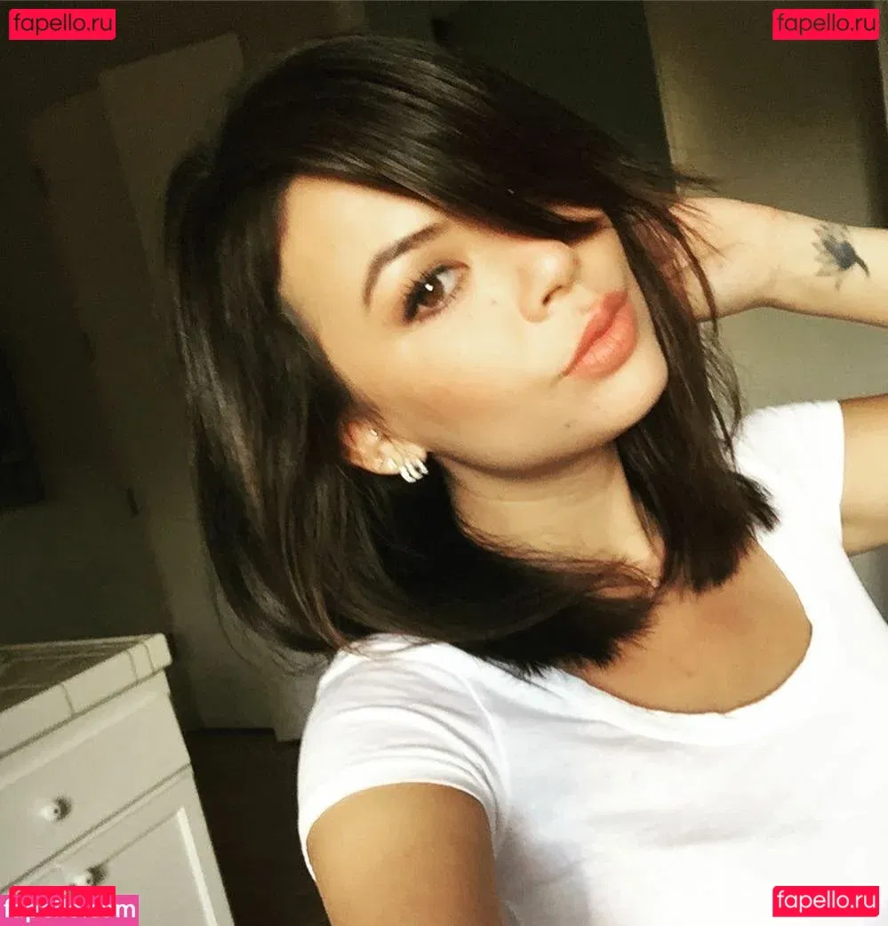 Janel Parrish Onlyfans Photo Gallery 