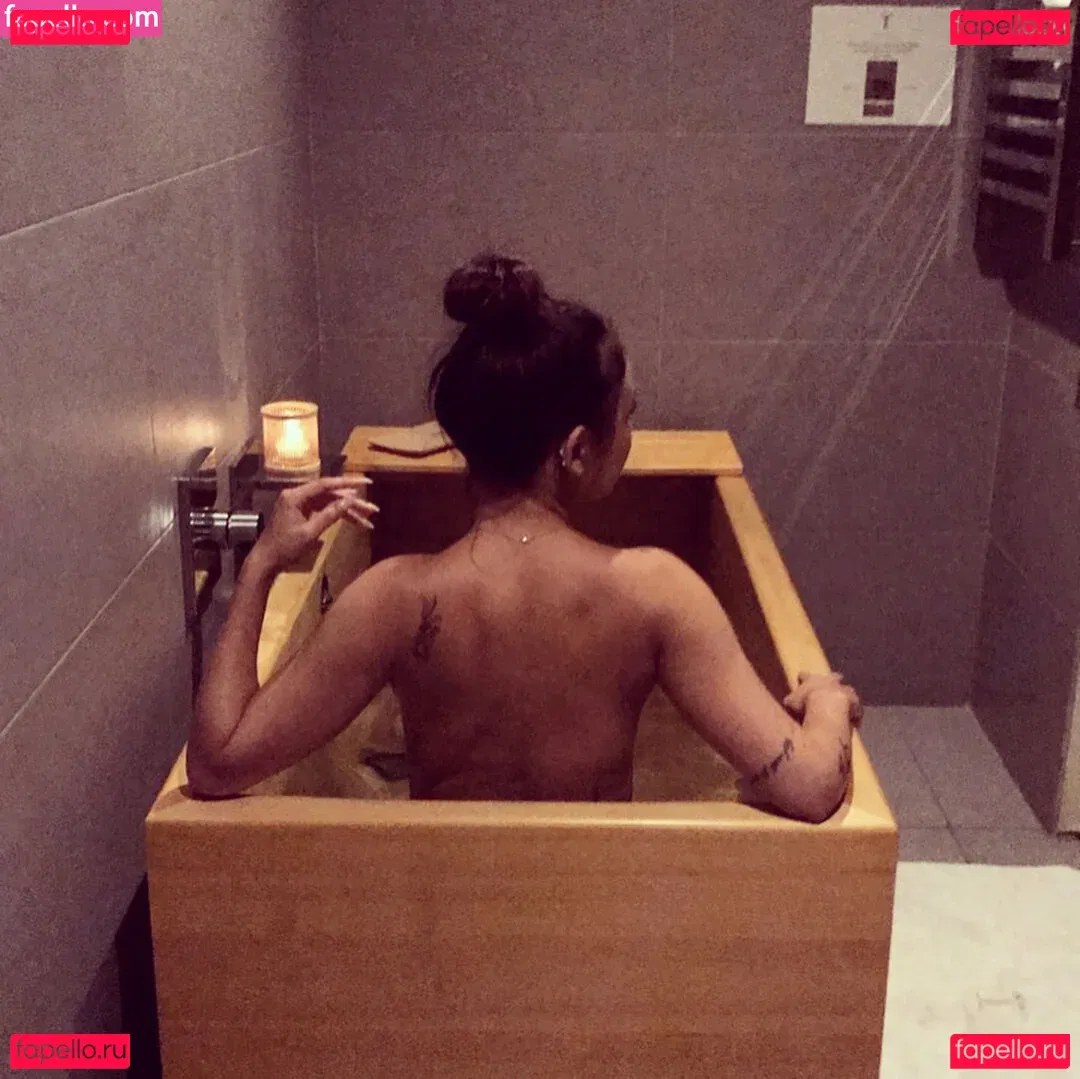 Janel Parrish Onlyfans Photo Gallery 