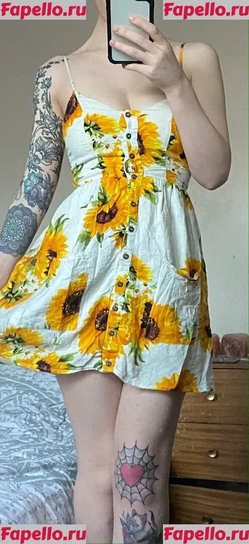 LilC0smic Onlyfans Photo Gallery 