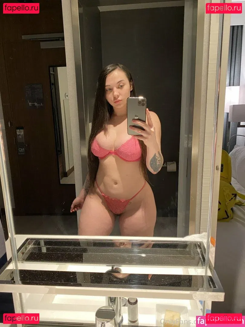 Bella Quinn Onlyfans Photo Gallery 