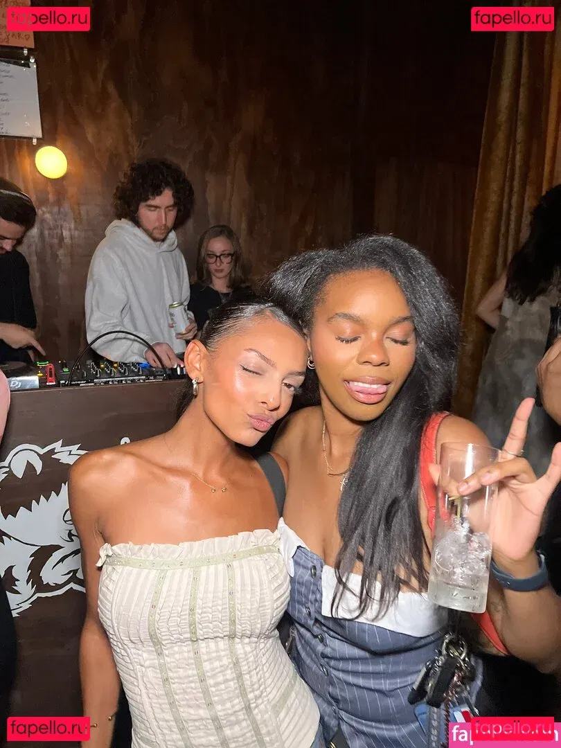 Official.Anaiis Onlyfans Photo Gallery 