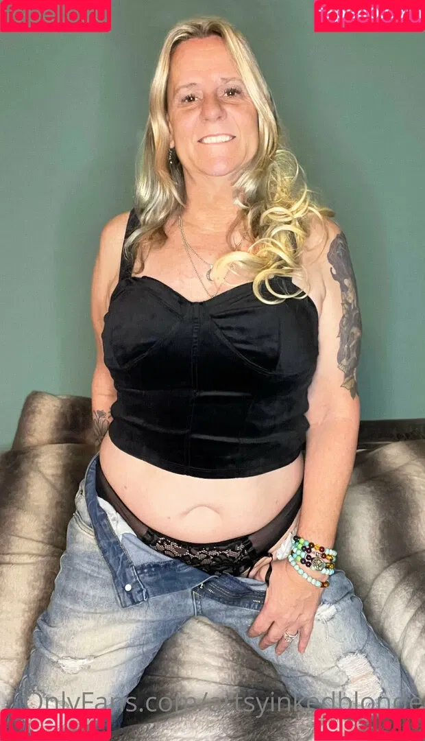 artsyinkedblonde Onlyfans Photo Gallery 