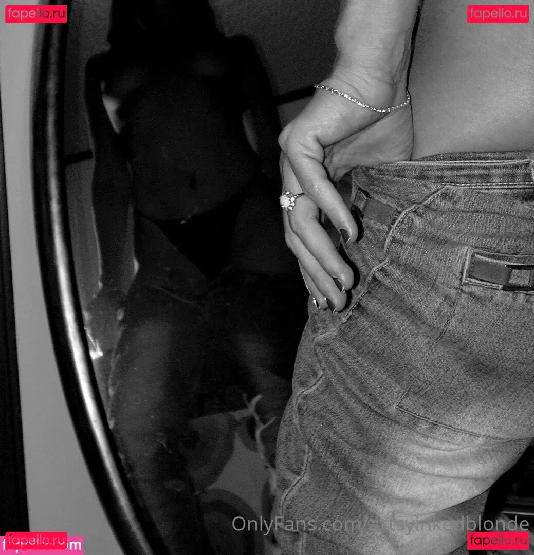 artsyinkedblonde Onlyfans Photo Gallery 