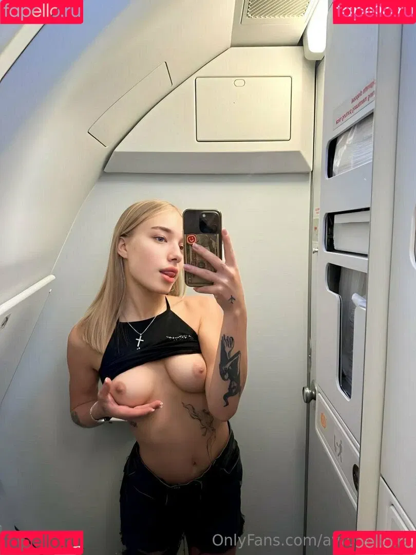 avrora_blue Onlyfans Photo Gallery 