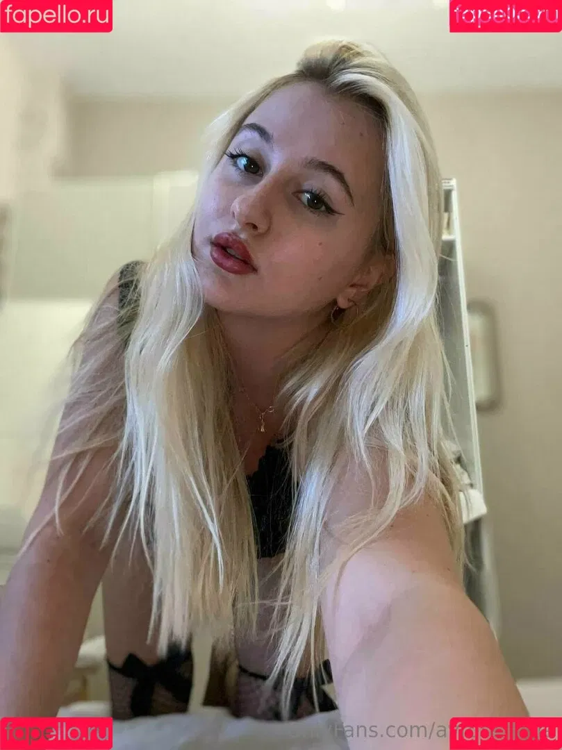 avrora_blue Onlyfans Photo Gallery 