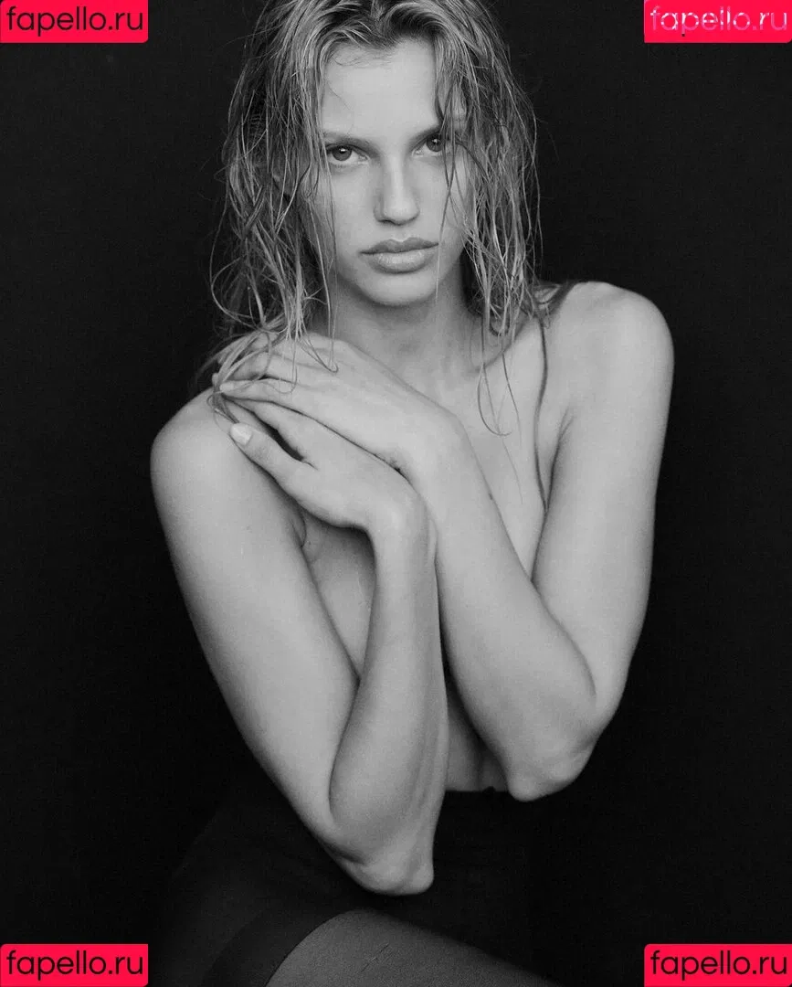 Nibar Madar Onlyfans Photo Gallery 
