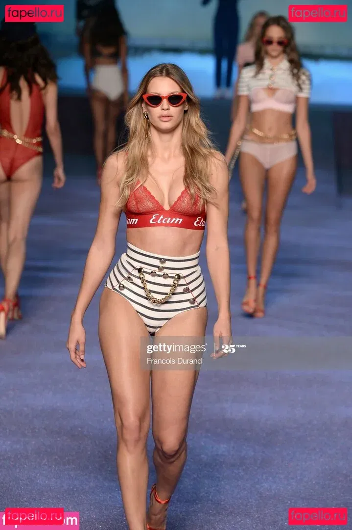 Nibar Madar Onlyfans Photo Gallery 