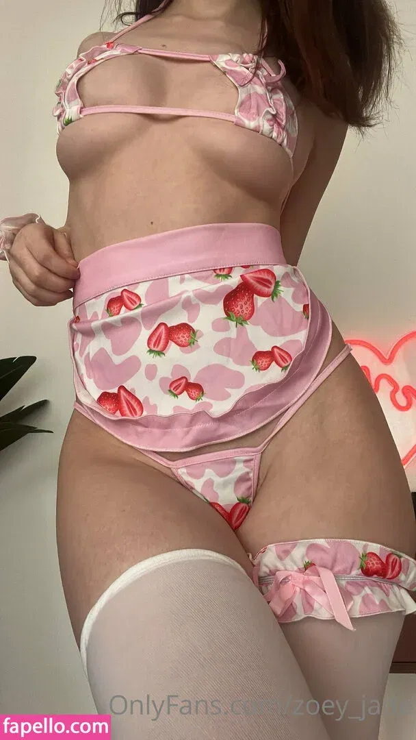 Zoey_Jade Onlyfans Photo Gallery 