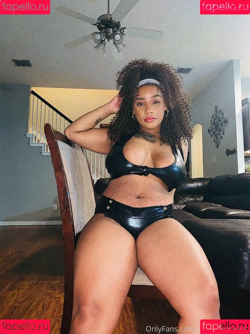 raynellemariah Onlyfans Photo Gallery 