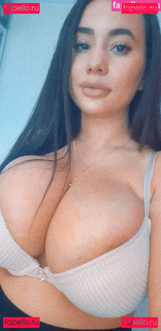 AliceLevine Onlyfans Photo Gallery 