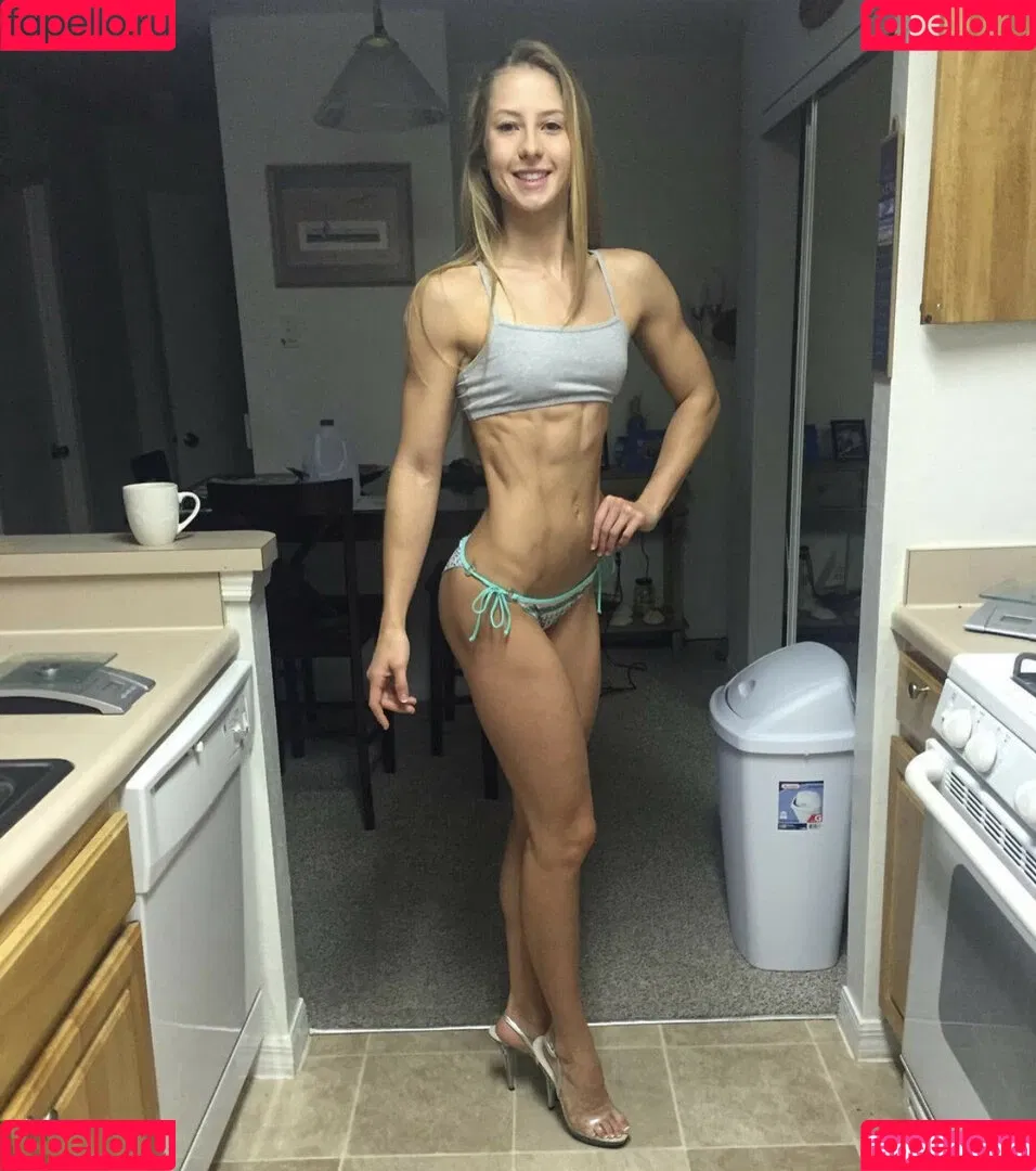 Kelly Young Onlyfans Photo Gallery 