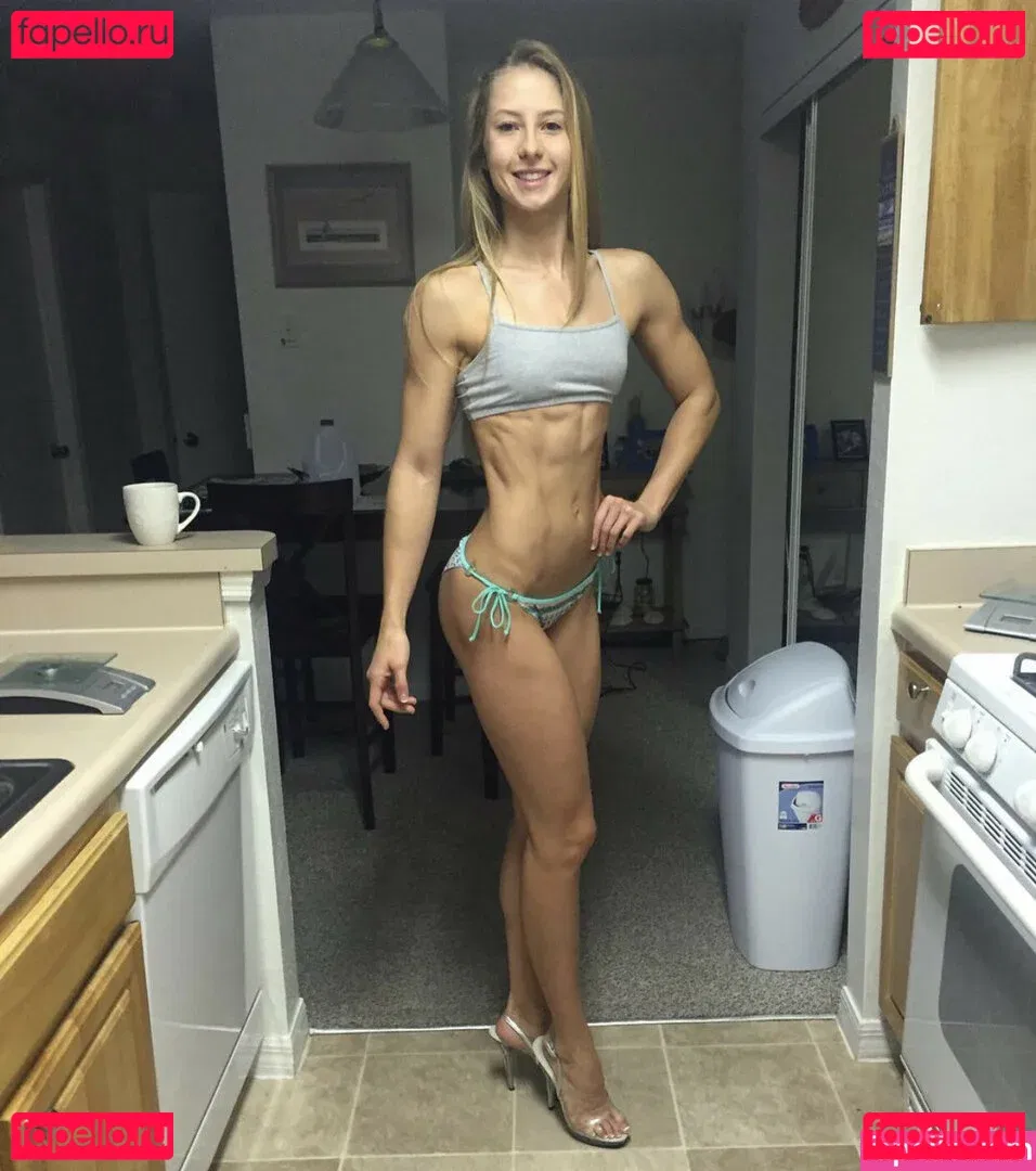 Kelly Young Onlyfans Photo Gallery 