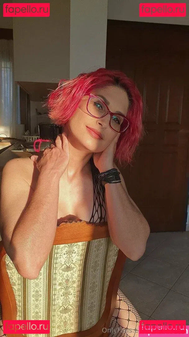 elenaxatzi Onlyfans Photo Gallery 