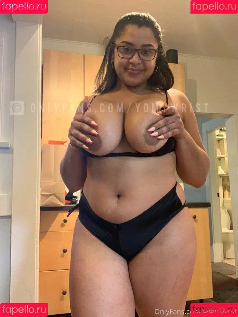 yomyareolas Onlyfans Photo Gallery 