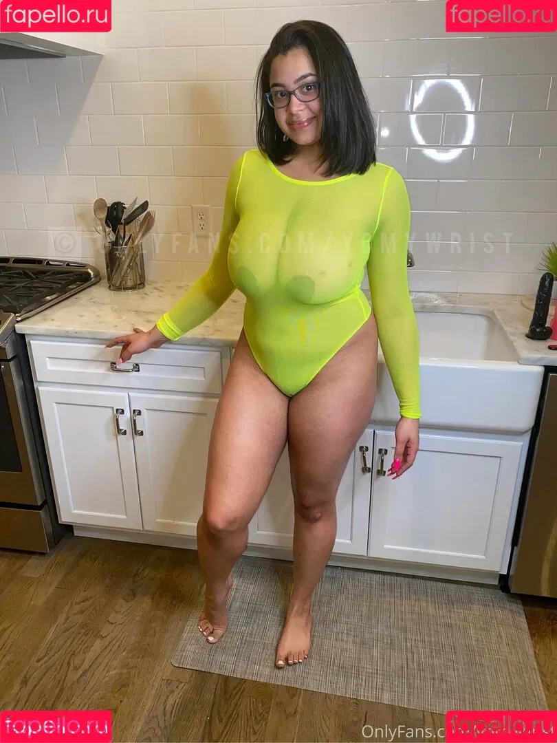 yomyareolas Onlyfans Photo Gallery 