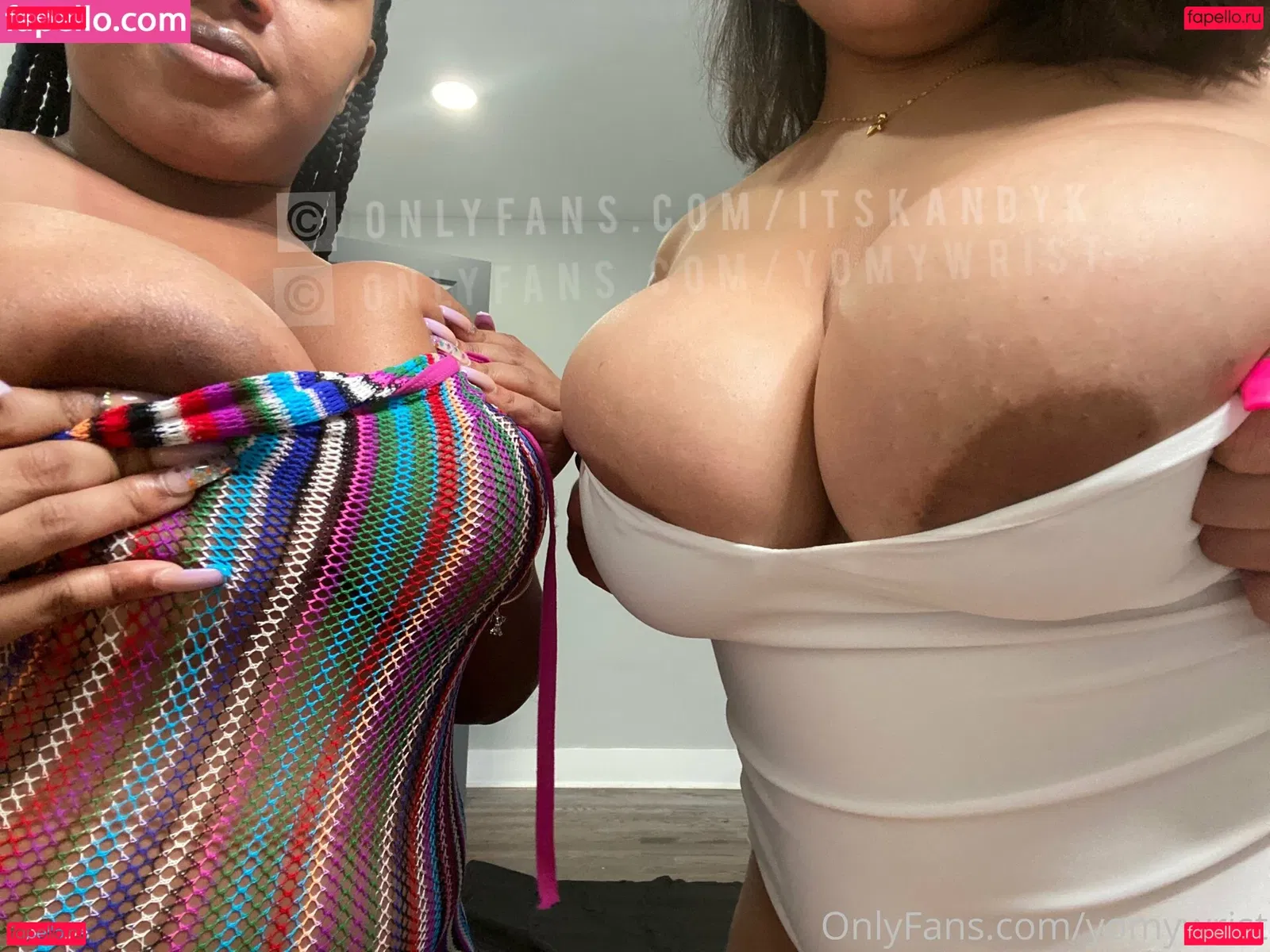 yomyareolas Onlyfans Photo Gallery 