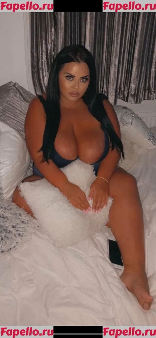 curvykb Onlyfans Photo Gallery 
