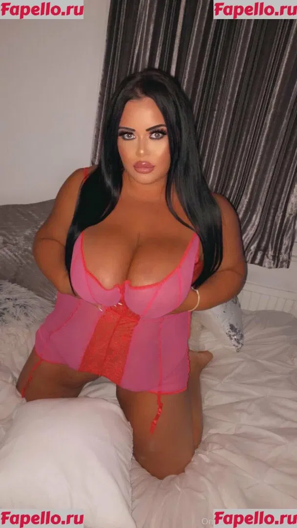 curvykb Onlyfans Photo Gallery 