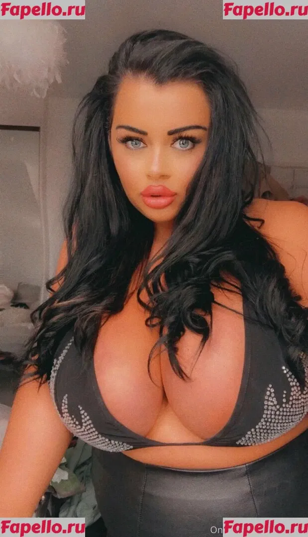 curvykb Onlyfans Photo Gallery 