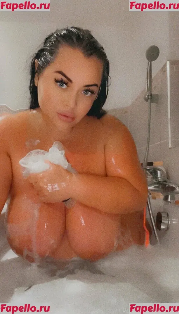 curvykb Onlyfans Photo Gallery 