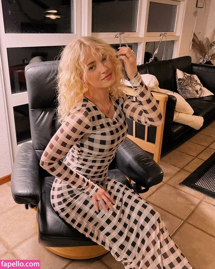 Mimi Lintrup Onlyfans Photo Gallery 