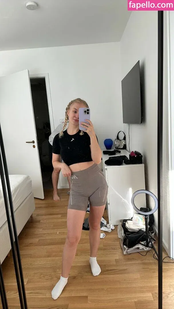 Mimi Lintrup Onlyfans Photo Gallery 