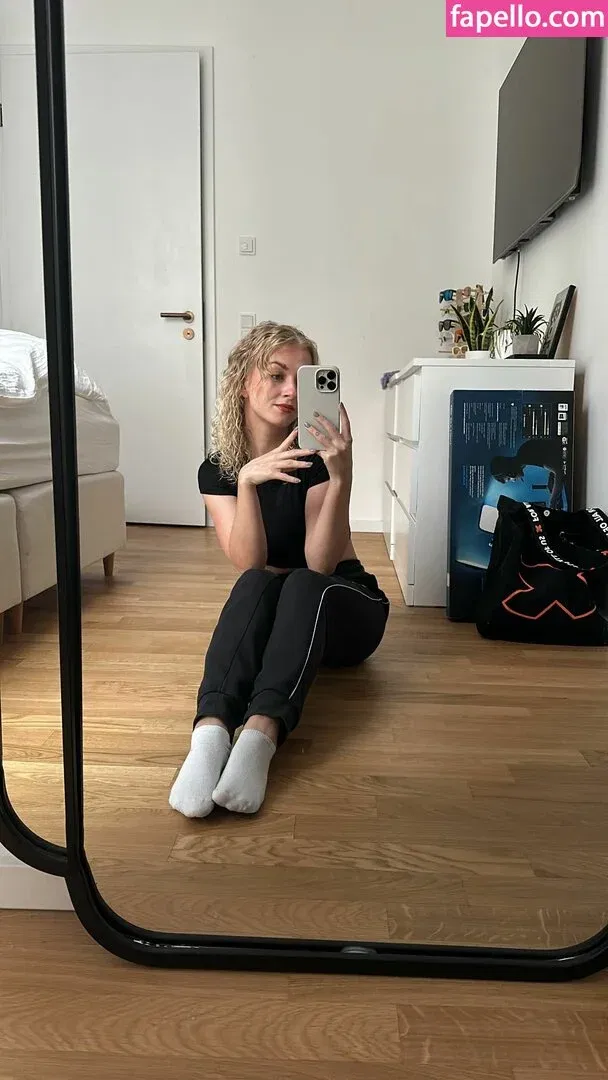 Mimi Lintrup Onlyfans Photo Gallery 