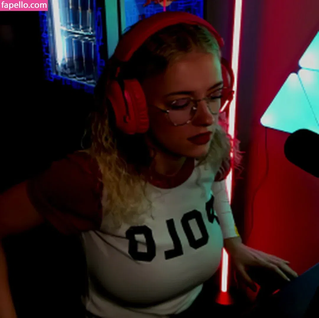 Mimi Lintrup Onlyfans Photo Gallery 