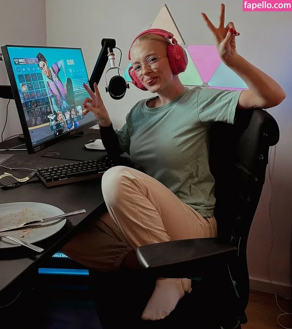 Mimi Lintrup Onlyfans Photo Gallery 