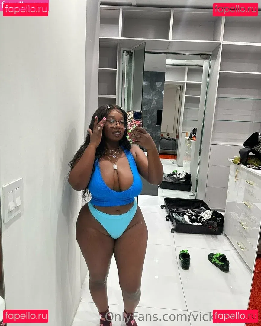 vickyhyuga Onlyfans Photo Gallery 