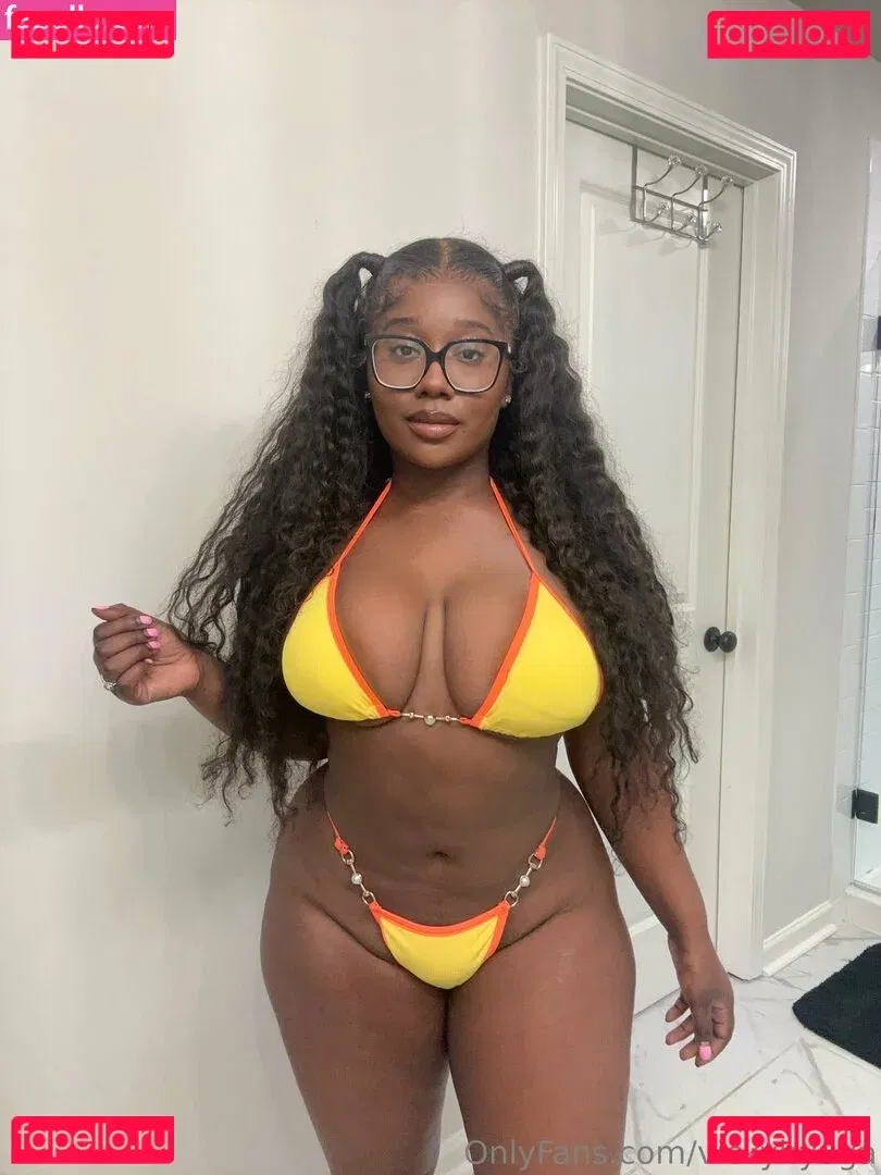 vickyhyuga Onlyfans Photo Gallery 