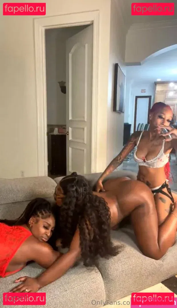 vickyhyuga Onlyfans Photo Gallery 