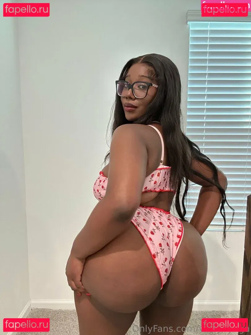 vickyhyuga Onlyfans Photo Gallery 