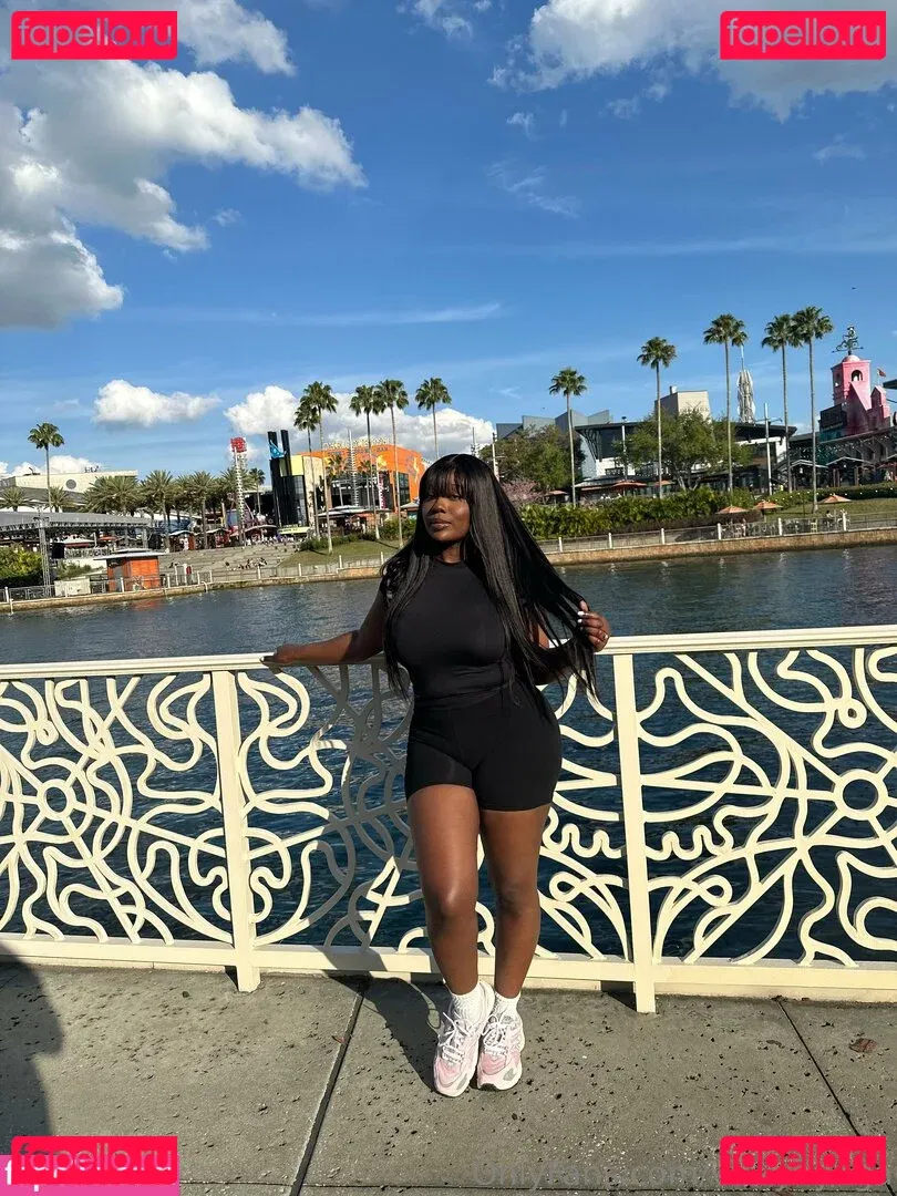 vickyhyuga Onlyfans Photo Gallery 